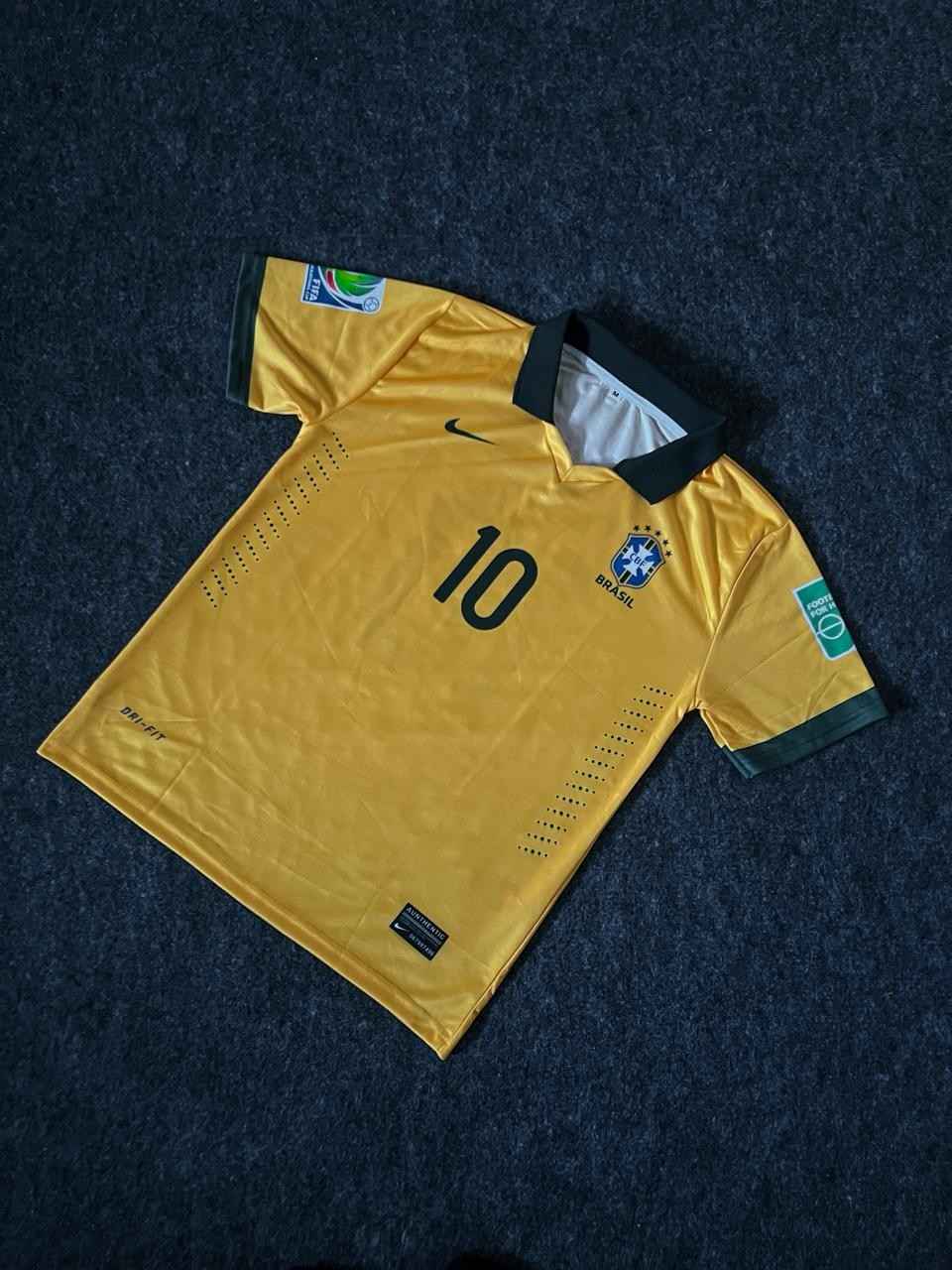 Ricardo Kaka Brazil 2013 Home Kit, Collar With Half Sleeve