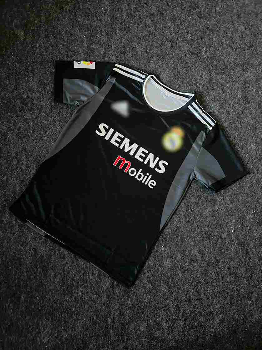 Roberto Carlos Real Madrid 2004-05 Away Kit Half Sleeve