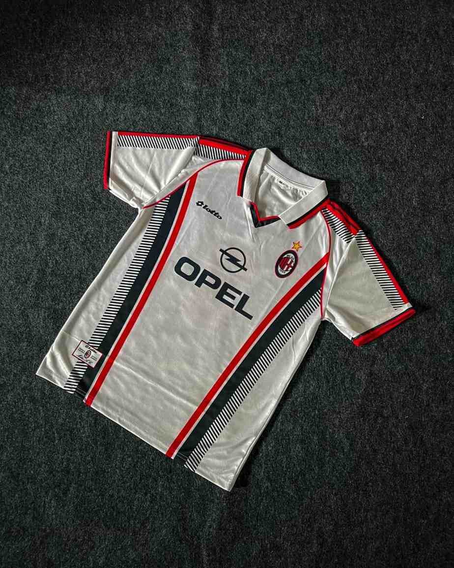 Maldini Ac Milan 1997-98 Away Kit, Coller & Half Sleeve