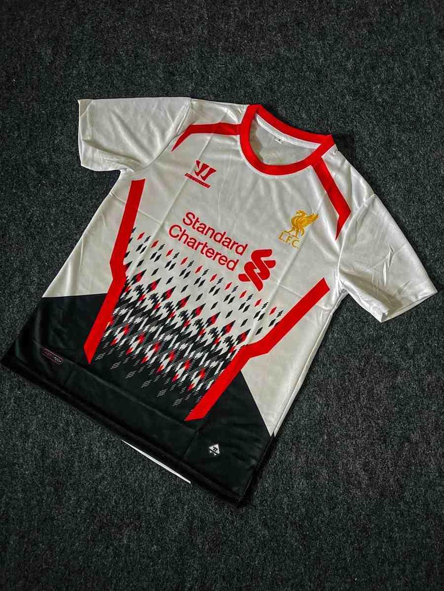 Lui Suarez Liverpool 2013-14 Away Kit