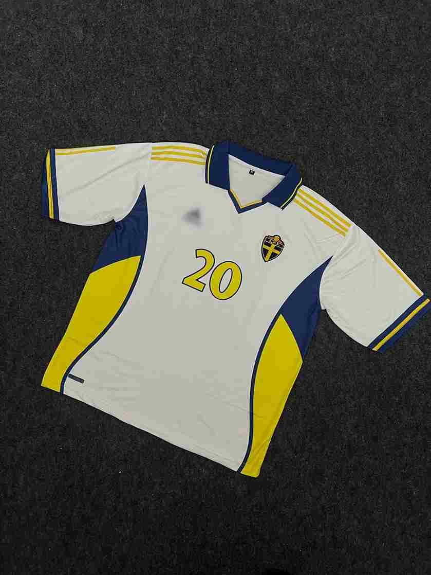 Sweden 2000 Larsson Away Kit Collar With Five Sleeve Embroidery (AP Sports Wear)