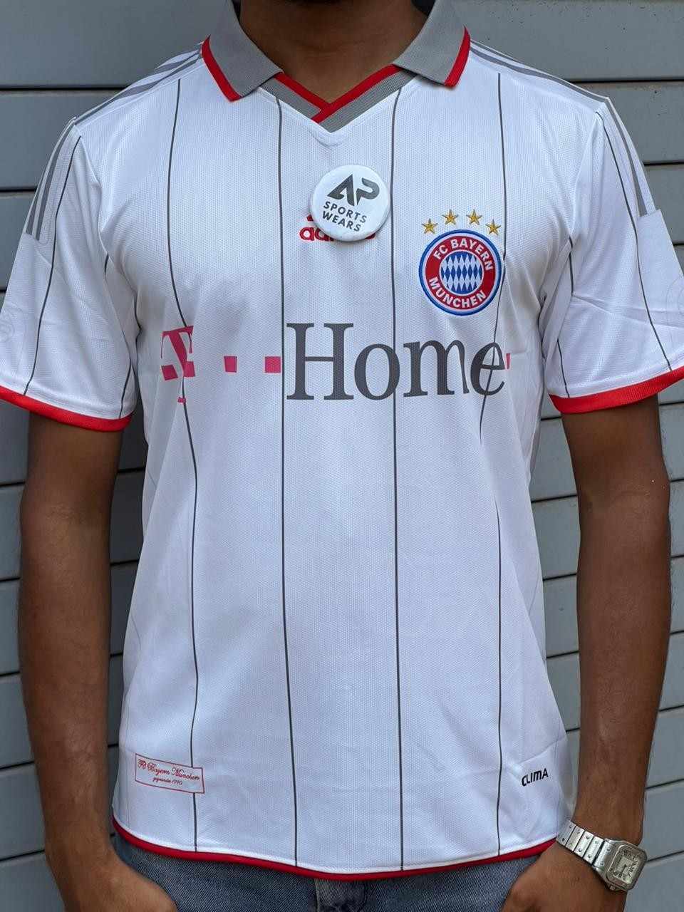Robben 2009-10 Fc Bayern Munichen Away Kit,collar & Half Sleeve Premium Embroidery Type (AP Sports Wear)