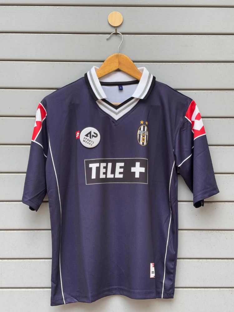 Zinedine Zidane Juventus Retro Coller Five Sleeve (AP Sports Wear)